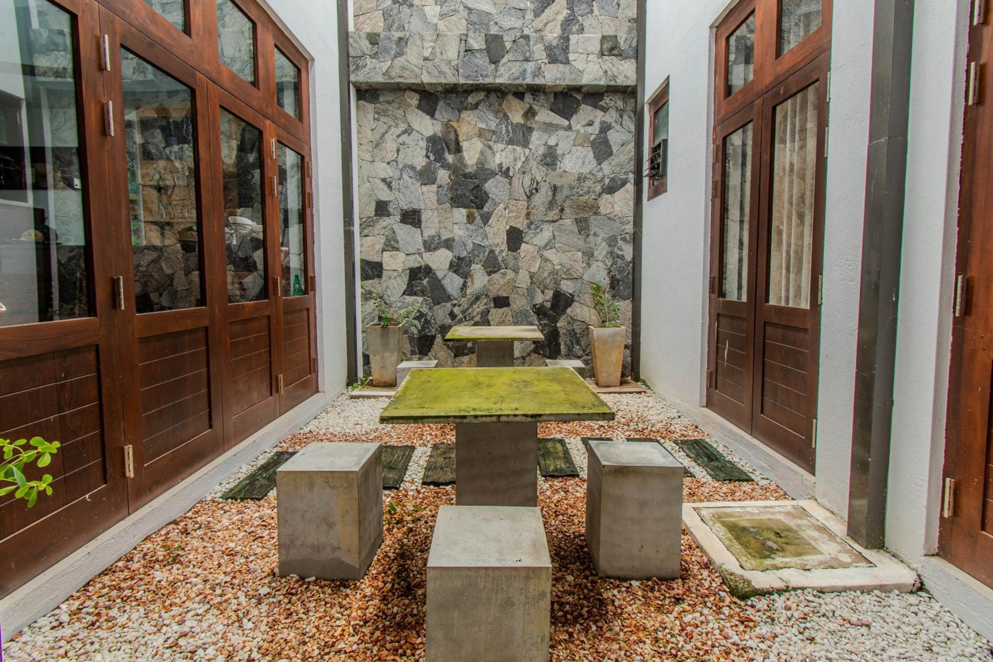 Hotel Bella Vista Anuradhapura Kültér fotó